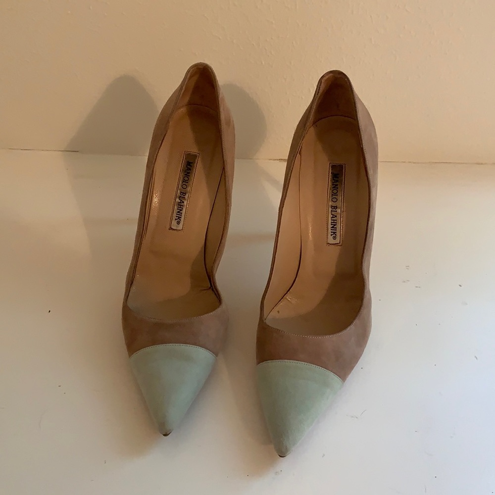 Manolo Blahnik suede mint toe cap heel